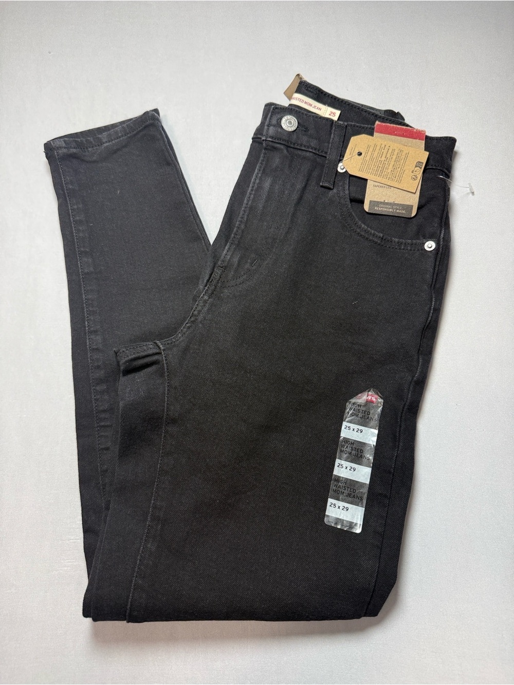 Levi's Women’s  Black High-Waisted Mom Jeans Size 25 x 29 NWT